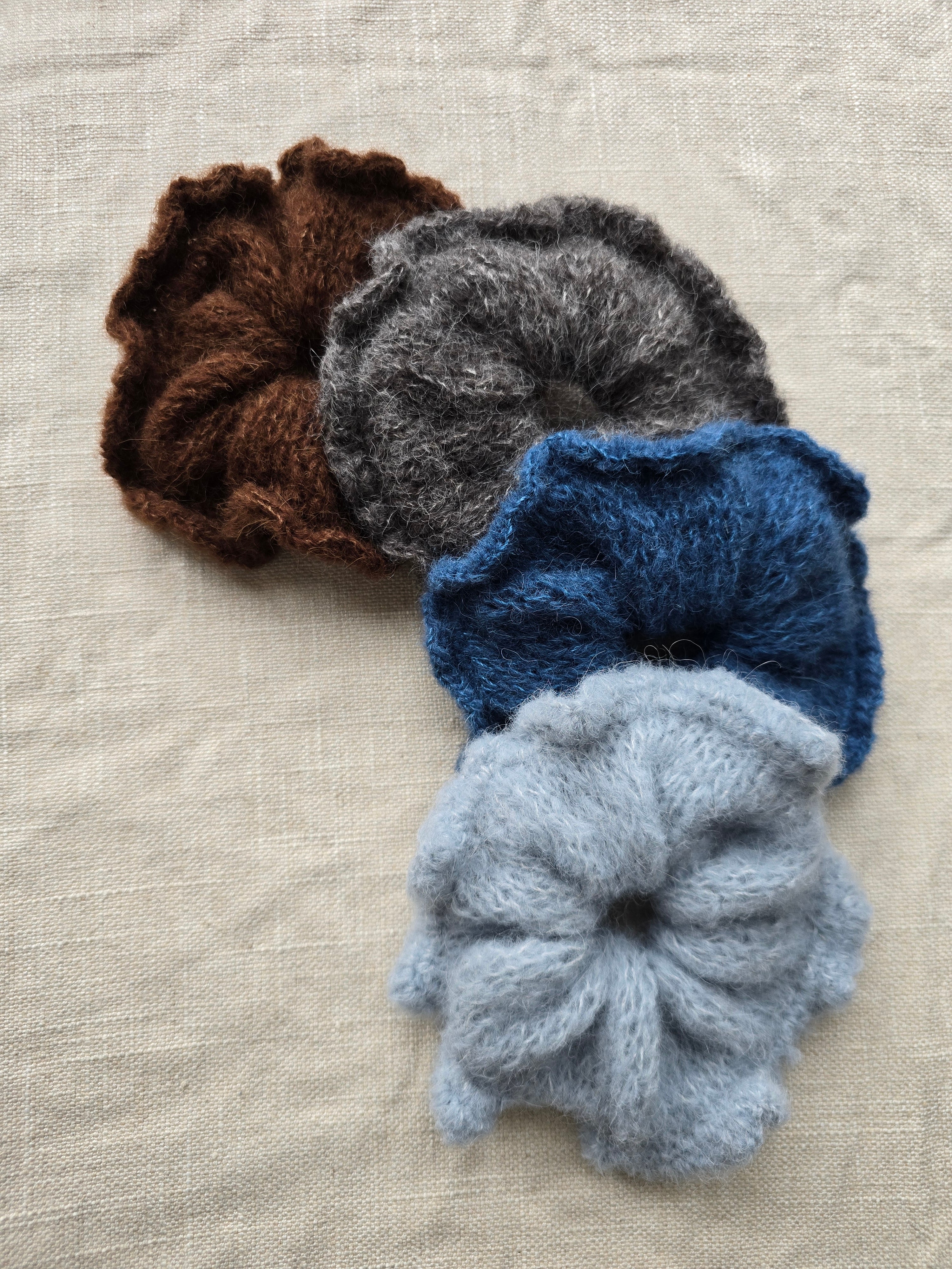 Brushed Alpaca Silk Knit Scrunchie - Curly Edge