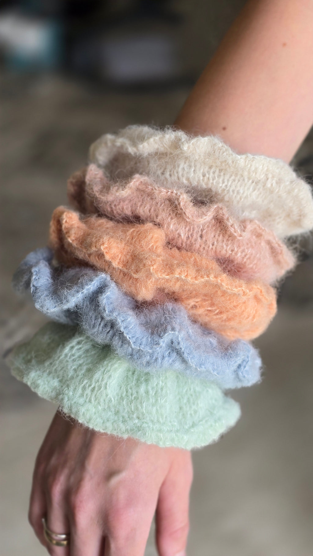Brushed Alpaca Silk Knit Scrunchie - Curly Edge