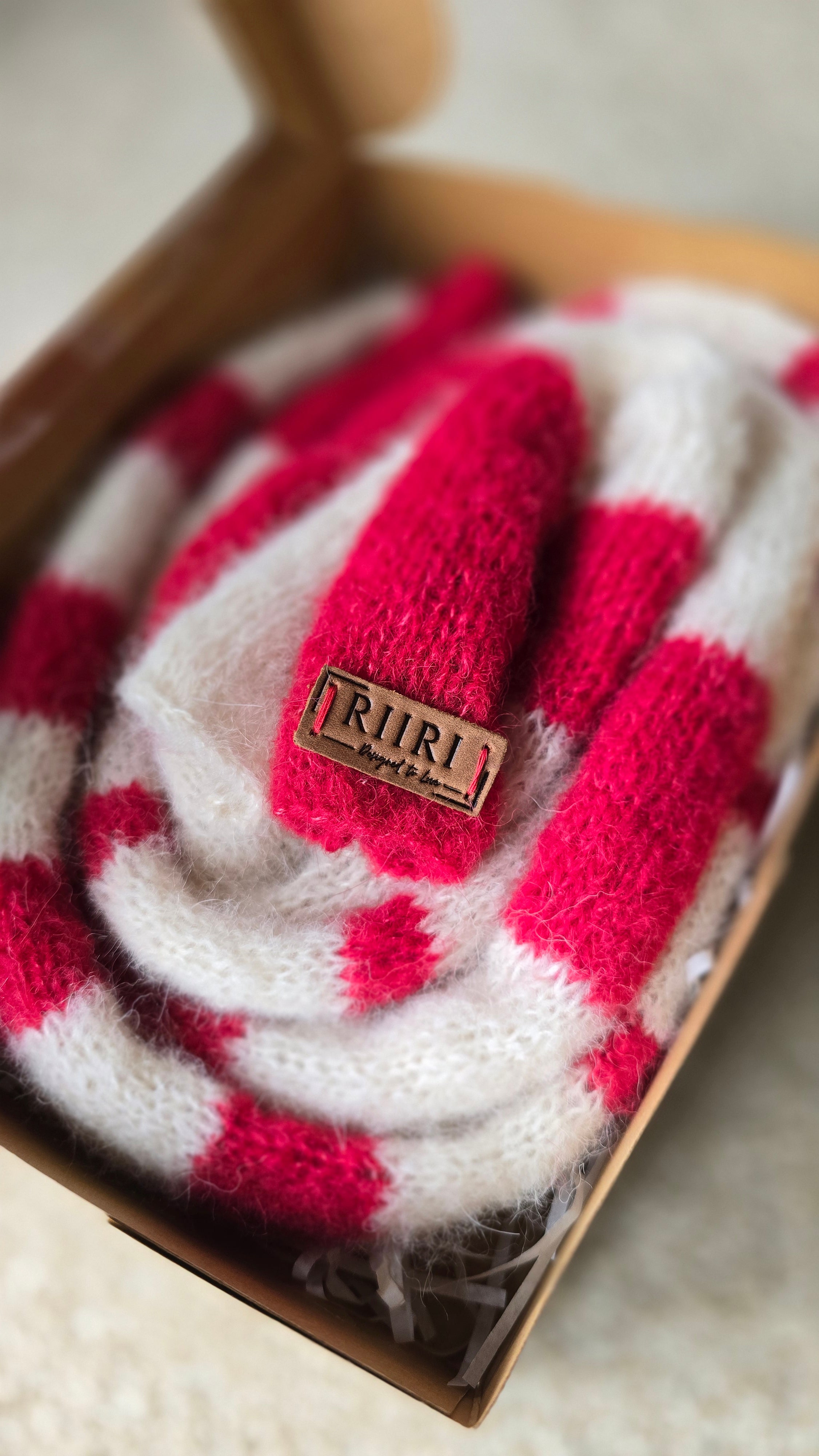 Candy Scarf – Handmade Alpaca & Mulberry Silk Neck Accessory